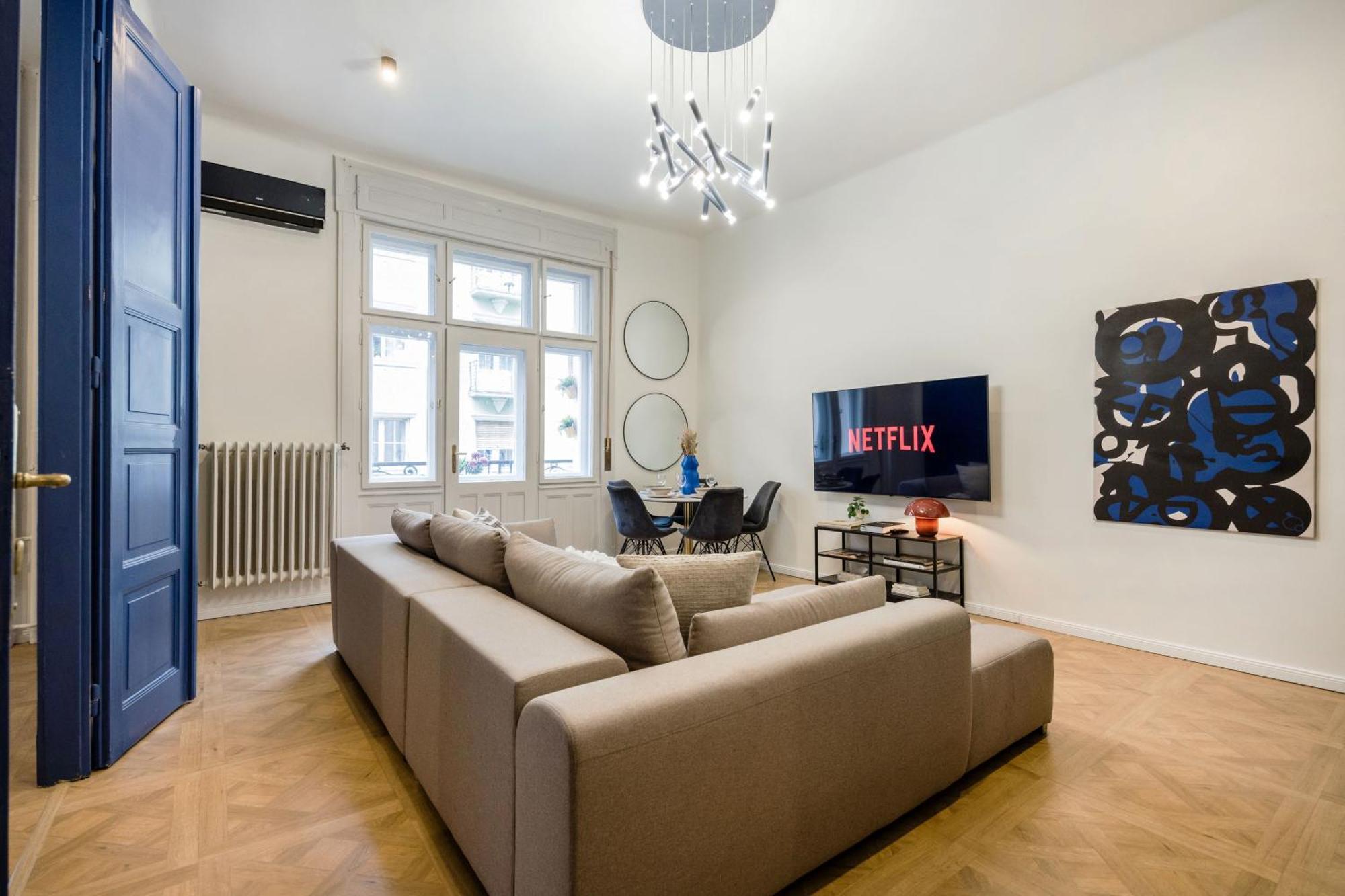 Апартаменти Charm In Budapest's Bustling 7th District